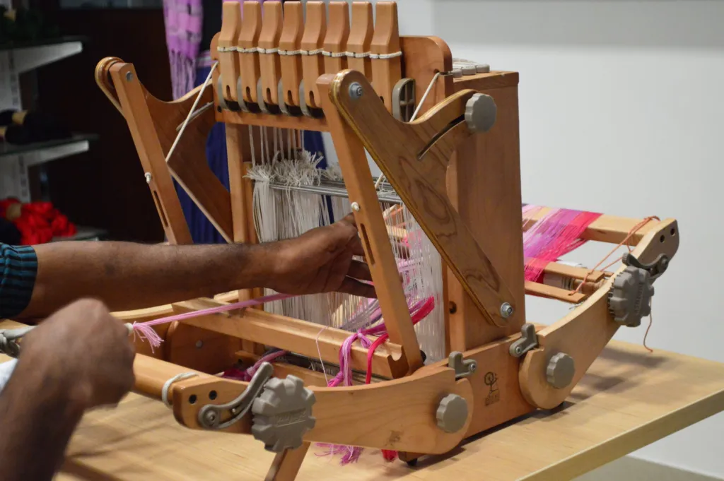 8 shaft loom