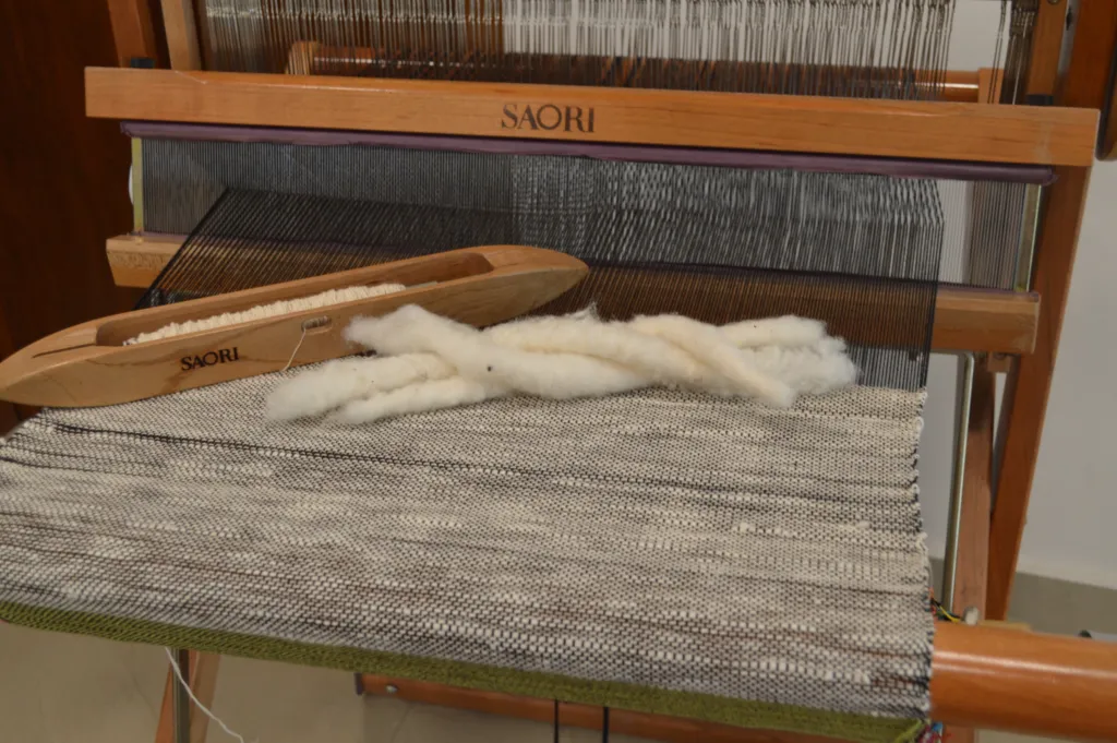 khadi yarn weaving