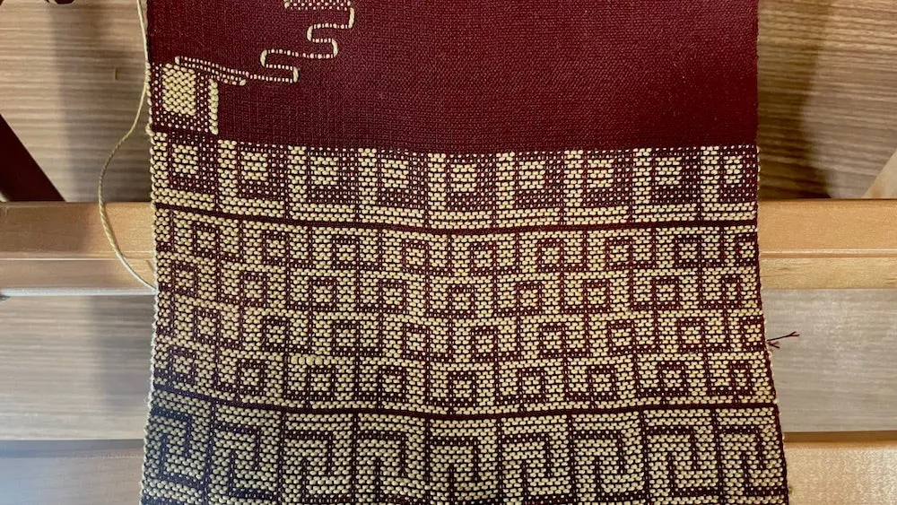 scarf with tamil alphabet