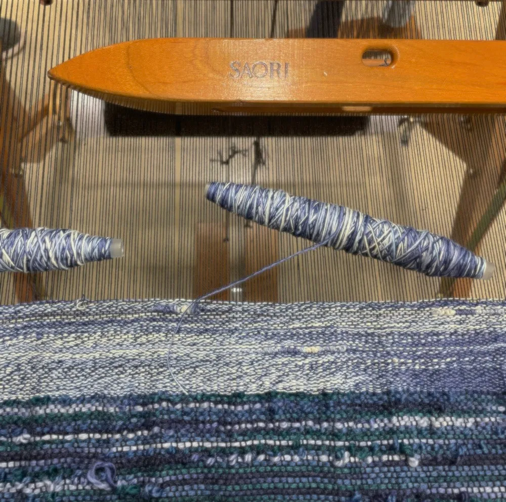 SAORI weaving