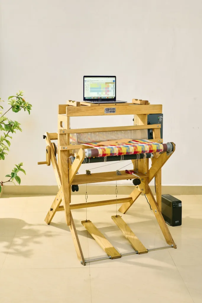 Computerised dobby handloom