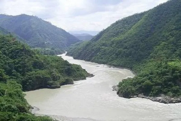curved lines in a river