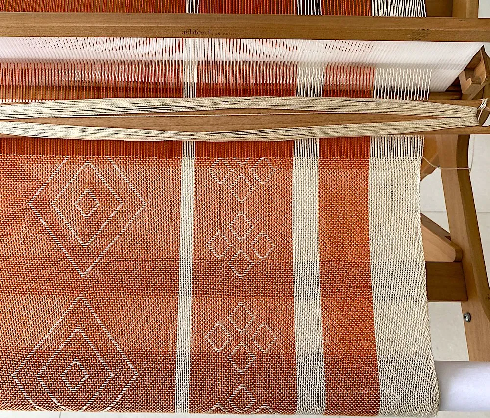 Diamonds and flowers on Rigid Heddle loom
