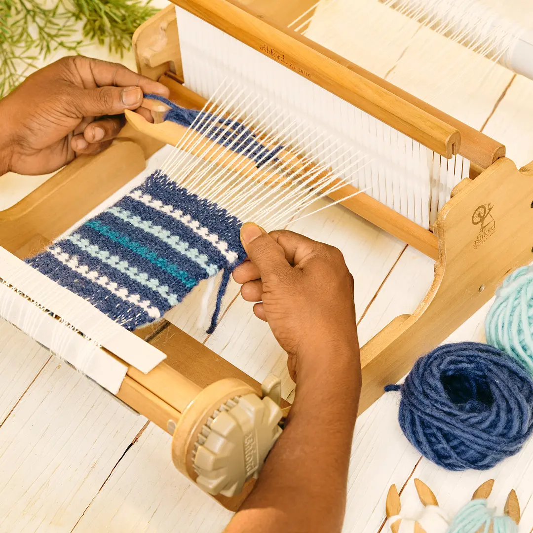 Weaving on a rigid heddle loom