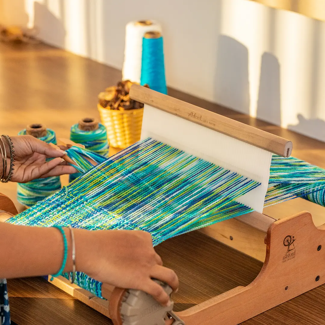 Weaving on a rigid heddle loom